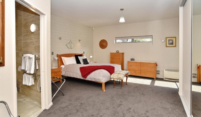 The Apartment Within - Christchurch Holiday Homes