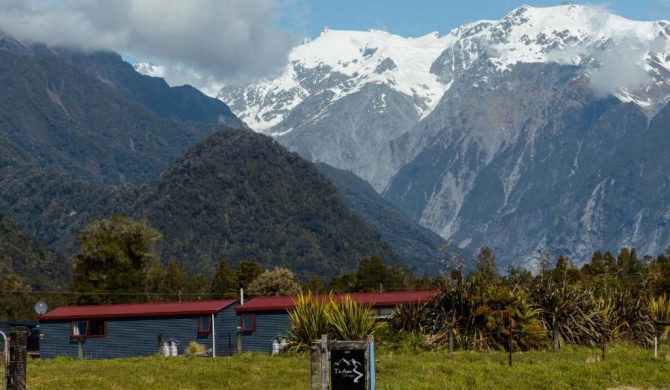 Te Awa Cottages