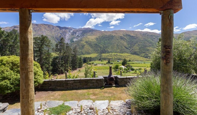 The Vines - Gibbston Valley Holiday Home