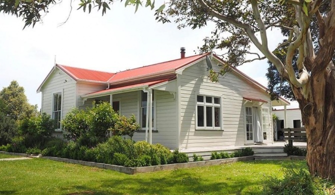 Monty's Cottage - Greytown Cottage