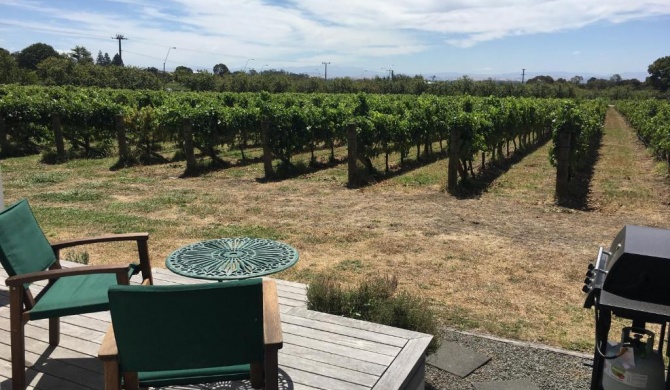 Tuki Vineyard Cottage