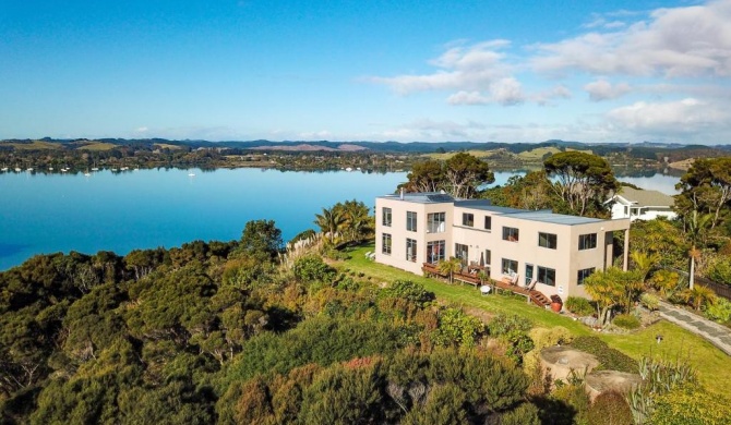 Inlet Quarters View - Doves Bay Holiday Home