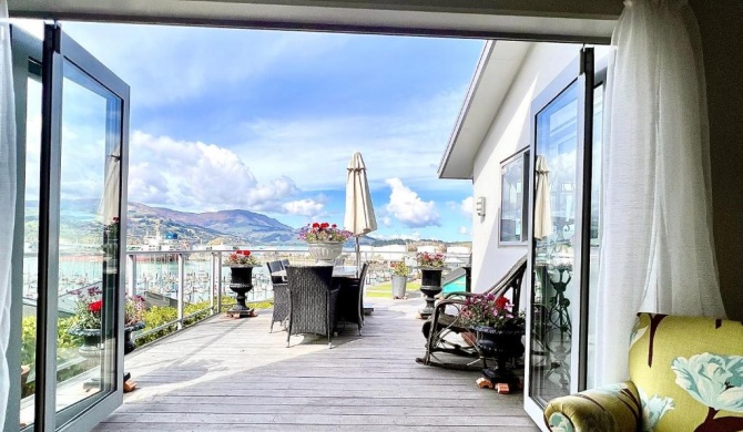 Sea- marina- bay- views Escape to LYTTELTON BOATIQUE HOUSE - 14 km from Christchurch