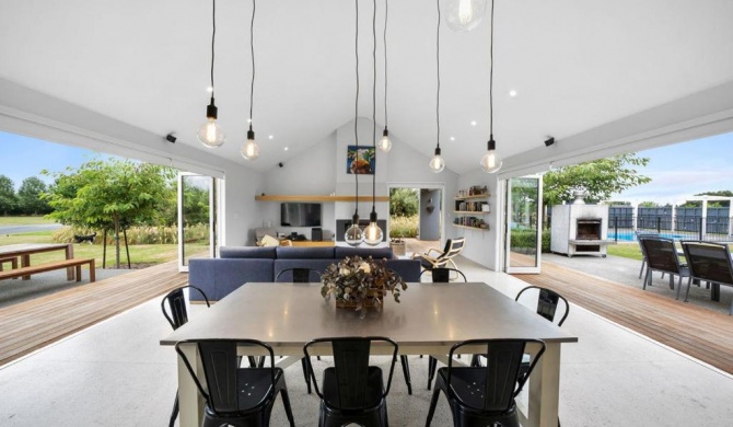 Martinborough Estate Retreat - Martinborough Holiday Home