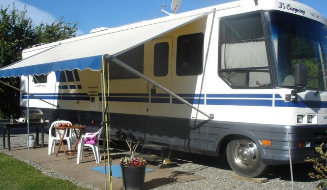 American Motorhome With All The Home Comforts