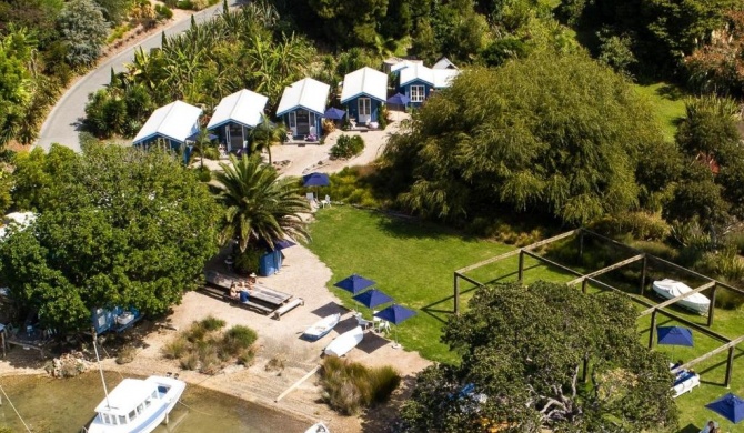 Boatsheds on the Bay