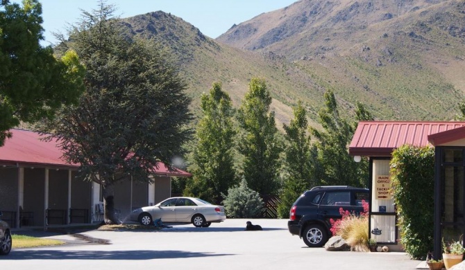 Sierra Motel and Apartments