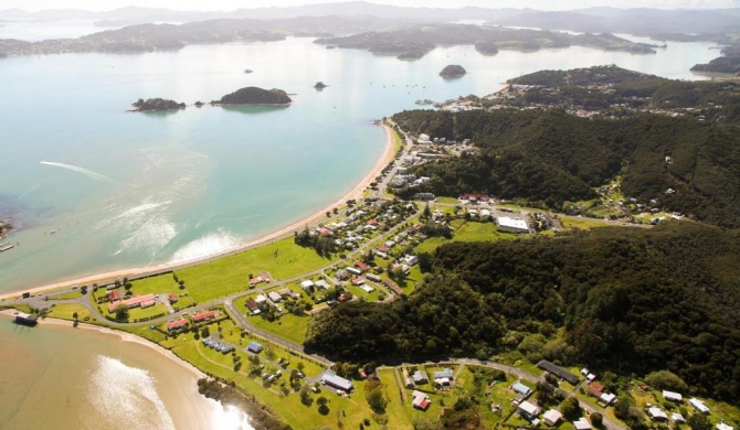 Waitangi Beach Houses