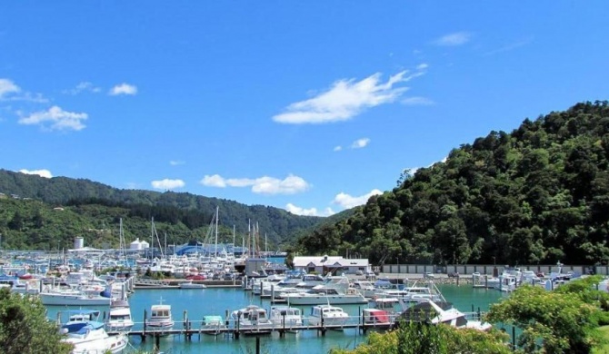 3 & 4 Bedroom Holiday Houses Central Picton