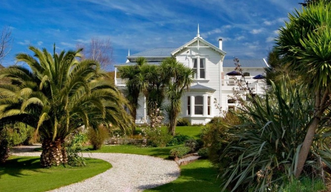 Sennen House Boutique Accommodation