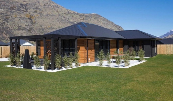 Dolce Vita - Queenstown Holiday Home