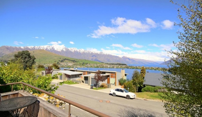 Earnslaw Central Views A