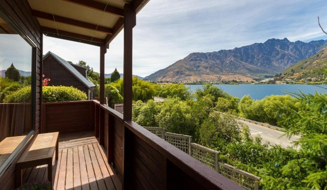 Frankton Views - Queenstown Holiday Home