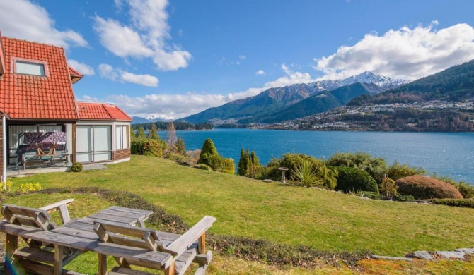 Lakefront Cottage - Queenstown Holiday Unit