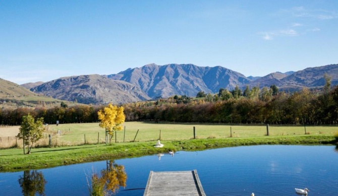 Shotover Woolshed - Queenstown Holiday Home