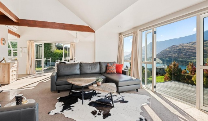 Wakatipu Views - Queenstown Holiday Home