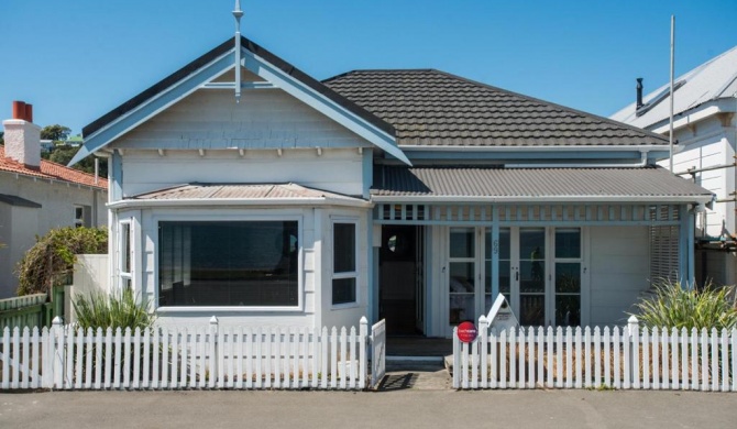 Ahuriri Cottage - Napier Holiday Home