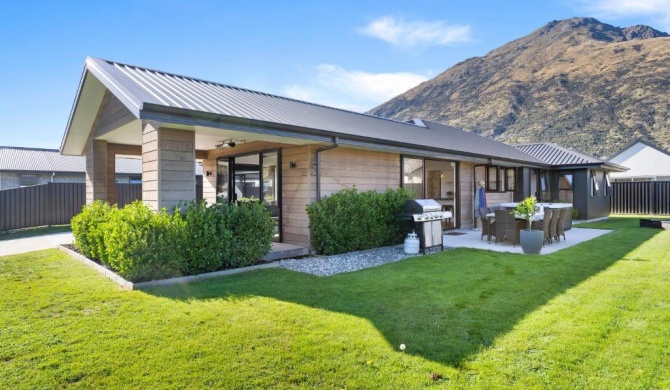 Wanderlust - Queenstown Holiday Home