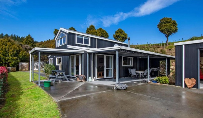 Totara Ridge - Ruakaka Holiday Home