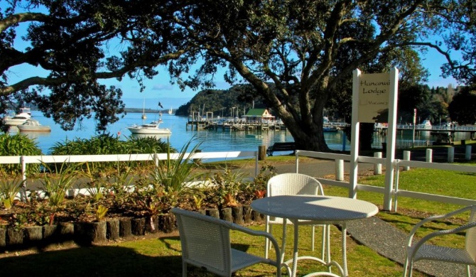 Hananui Lodge and Apartments