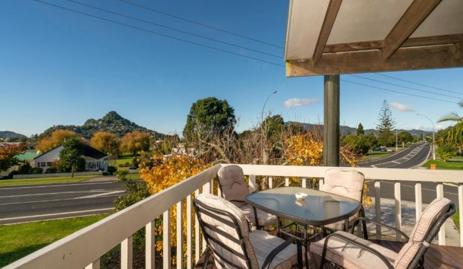 5 o'clock Somewhere - Tairua Holiday Home