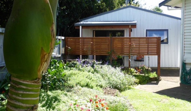 Bungalow on Bell Common