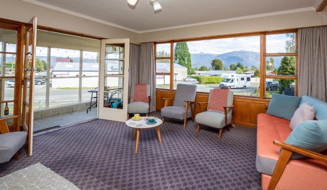 Grand View - Te Anau Holiday Home