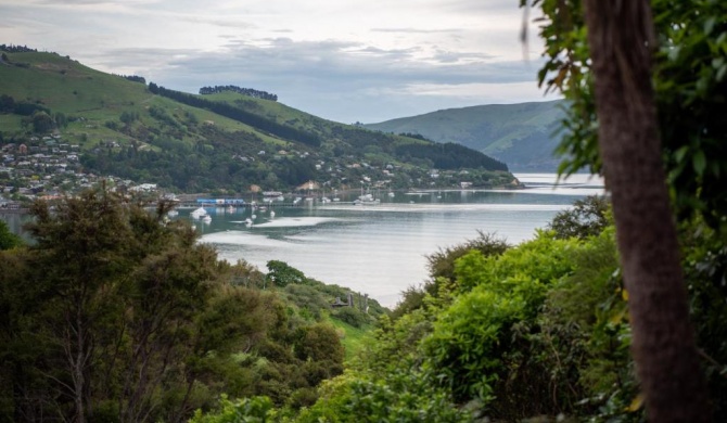 Overton Cottage - Akaroa Holiday Home