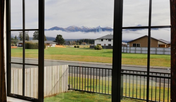 The Hut - Te Anau Holiday Home