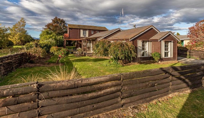 Wide View - Te Anau Holiday Home