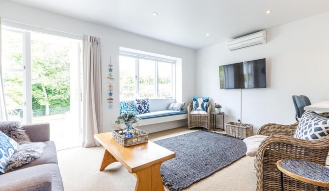 Light-filled Newly Renovated 3 Bedroom Villa in Remuera