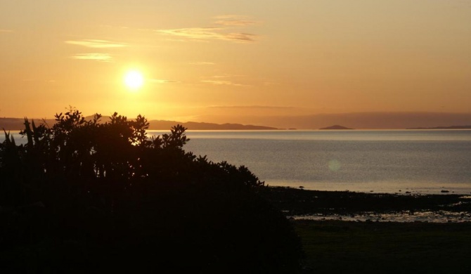 Te Puru Beach Lodge