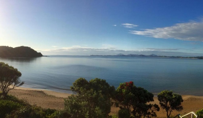 BeachBox - Tutukaka Holiday Home