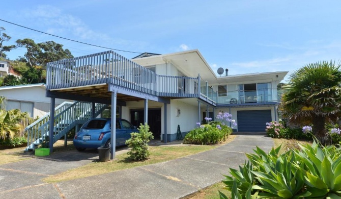 Nautilus - Whangaumu Bay Holiday home