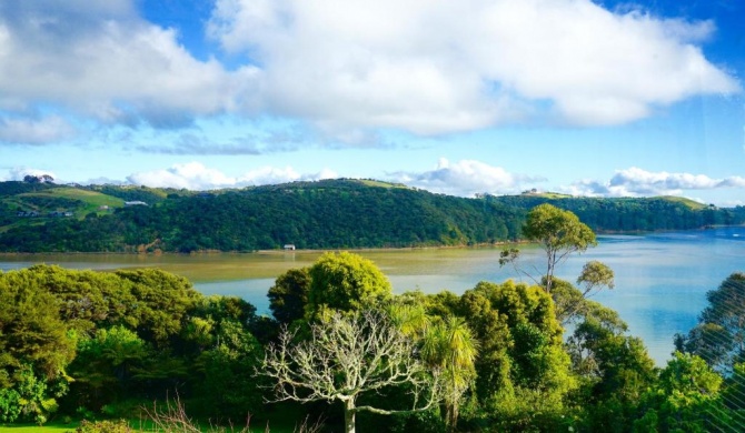 Le Chalet Waiheke Apartments