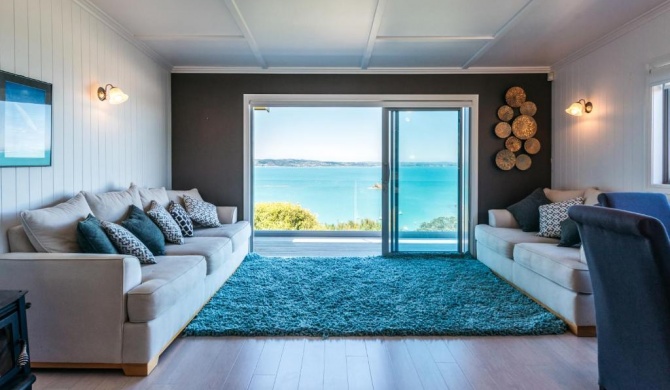 Rocky Bay Luxury Escape - Waiheke Holiday Home