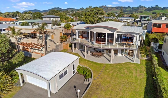 Sea Shells By The Shaw - Waihi Beach Holiday Home