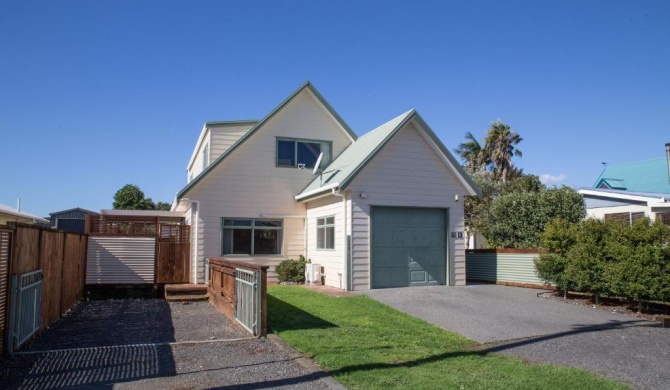 Tatai Tides - Waihi Beach Holiday Home