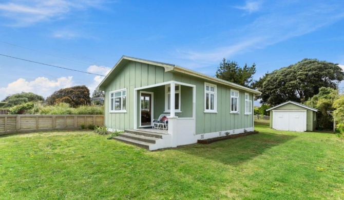 The Beach House - Kapiti Coast Holiday Home