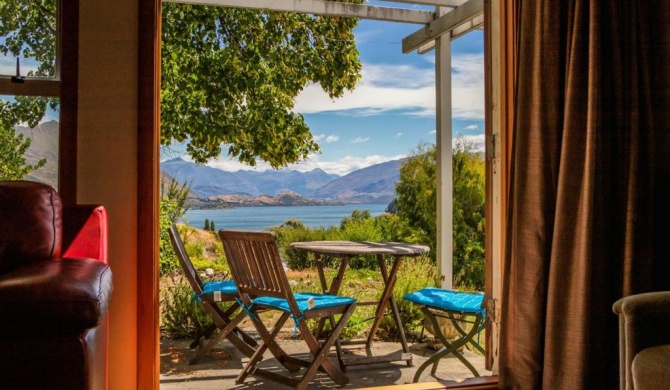 Hill Cottage - Wanaka Holiday Home