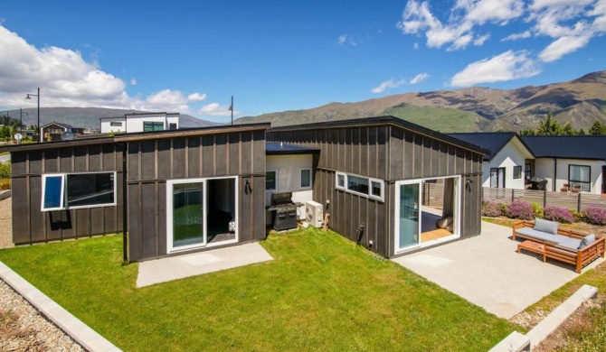 Kirimoko Retreat - Wanaka Holiday Home