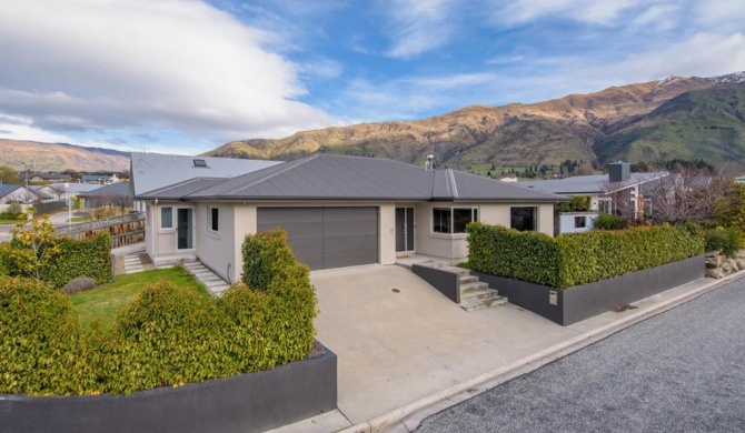 Meadowstone Retreat - Wanaka Holiday Home