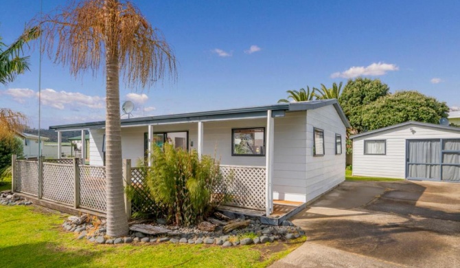 Endeavour Cottage - Whitianga Holiday Home