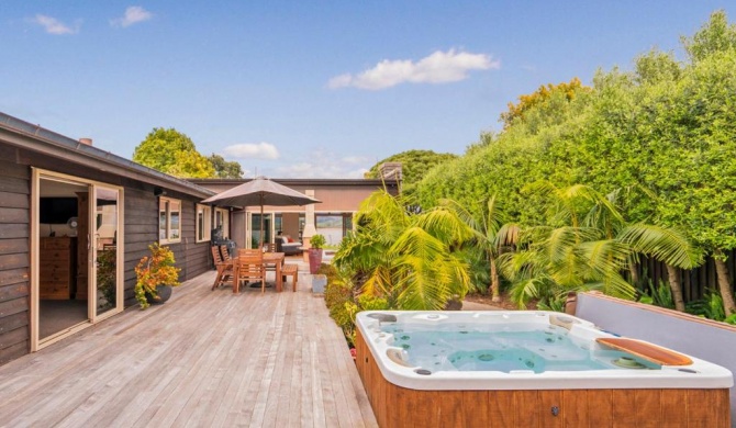 Wonder On The Water - Whitianga Holiday Home