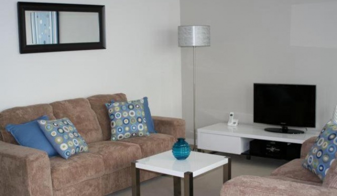 QV Comfortable 2 bedroom Apartment - 330