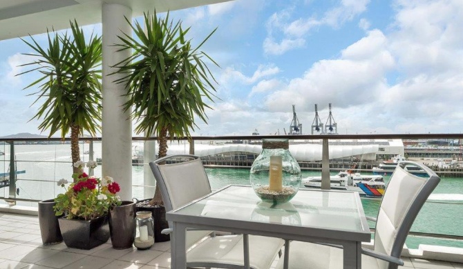 QV Upmarket Waterfront Apartment - 787