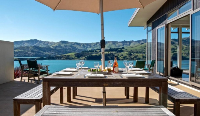 Kotare Point Paradise - Akaroa Holiday Home