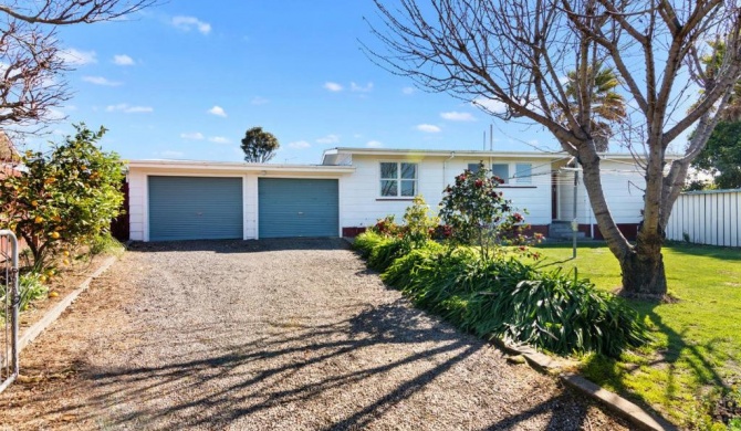 Twin Palms - Blenheim Holiday Home